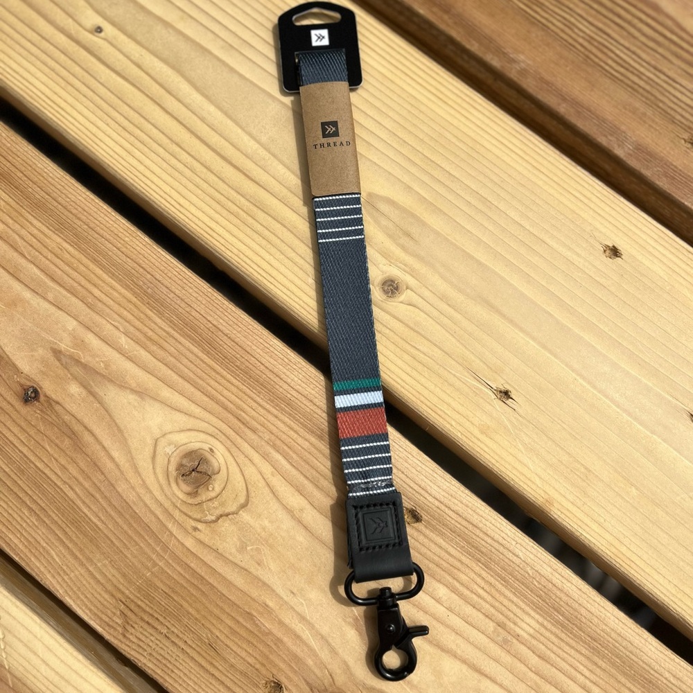 WESLEY THREAD LANYARD